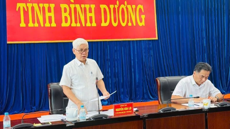 Bí thư Tỉnh ủy Bình Dương Nguyễn Văn Lợi phát biểu ý kiến tại Hội nghị. vh1.jpg