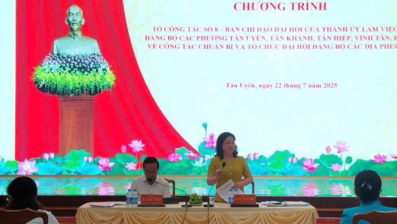 Đồng chí Nguyễn Thị Mỹ Hằng phát biểu ý kiến tại buổi làm việc. nq2.jpg