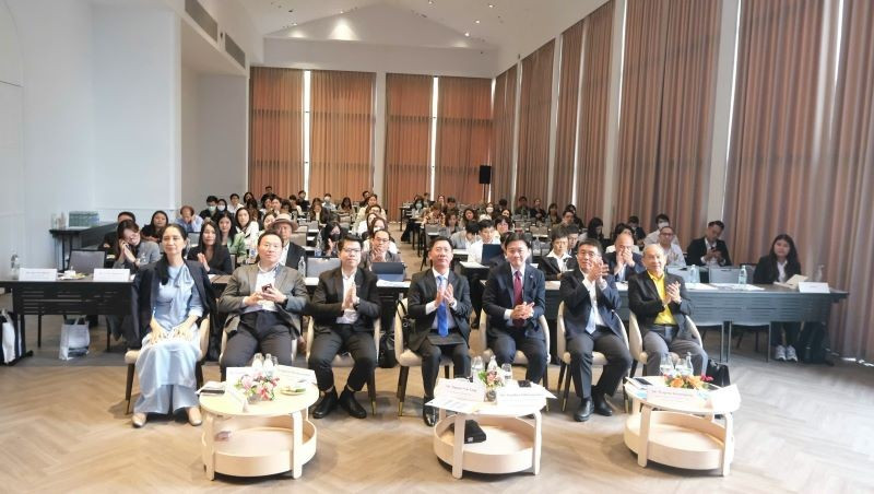 Nhiều doanh nghiệp, tổ chức tại Thái Lan dự hội thảo. al3.jpg