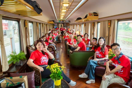 Hành khách trên toa tàu VIP