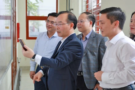 Tổ giám sát số 1 thuộc Đoàn giám sát Hội đồng nhân dân tỉnh Bắc Ninh giám sát công tác chuẩn bị bầu cử đại biểu Quốc hội khóa XVI và đại biểu Hội đồng nhân dân các cấp nhiệm kỳ 2026 - 2031 tại phường Tân Tiến, ngày 25/2. 