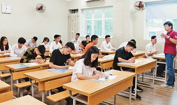 Từ những lỗ hổng nghiêm trọng trong công tác tổ chức kỳ thi THPT quốc gia năm 2018, đòi hỏi các kỳ thi sau phải có sự đổi mới một cách căn bản, toàn diện. Ảnh: THỦY NGUYÊN
