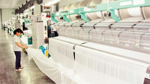 Dây chuyền sản xuất Công ty Dệt 10-10. Ảnh: Hà Thu