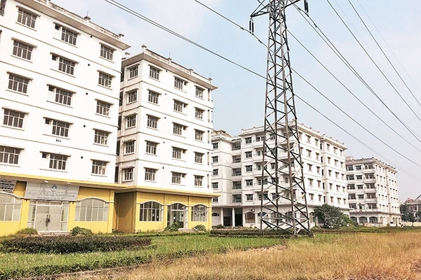 Ba tòa nhà tái định cư tại Khu đô thị Sài Đồng được đề xuất phá bỏ.