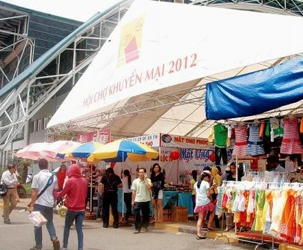 Cổng chính Hội chợ Khuyến mãi.