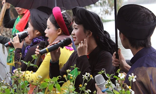 Hát quan họ hội làng Ngang Nội. Ảnh: THANH BÌNH