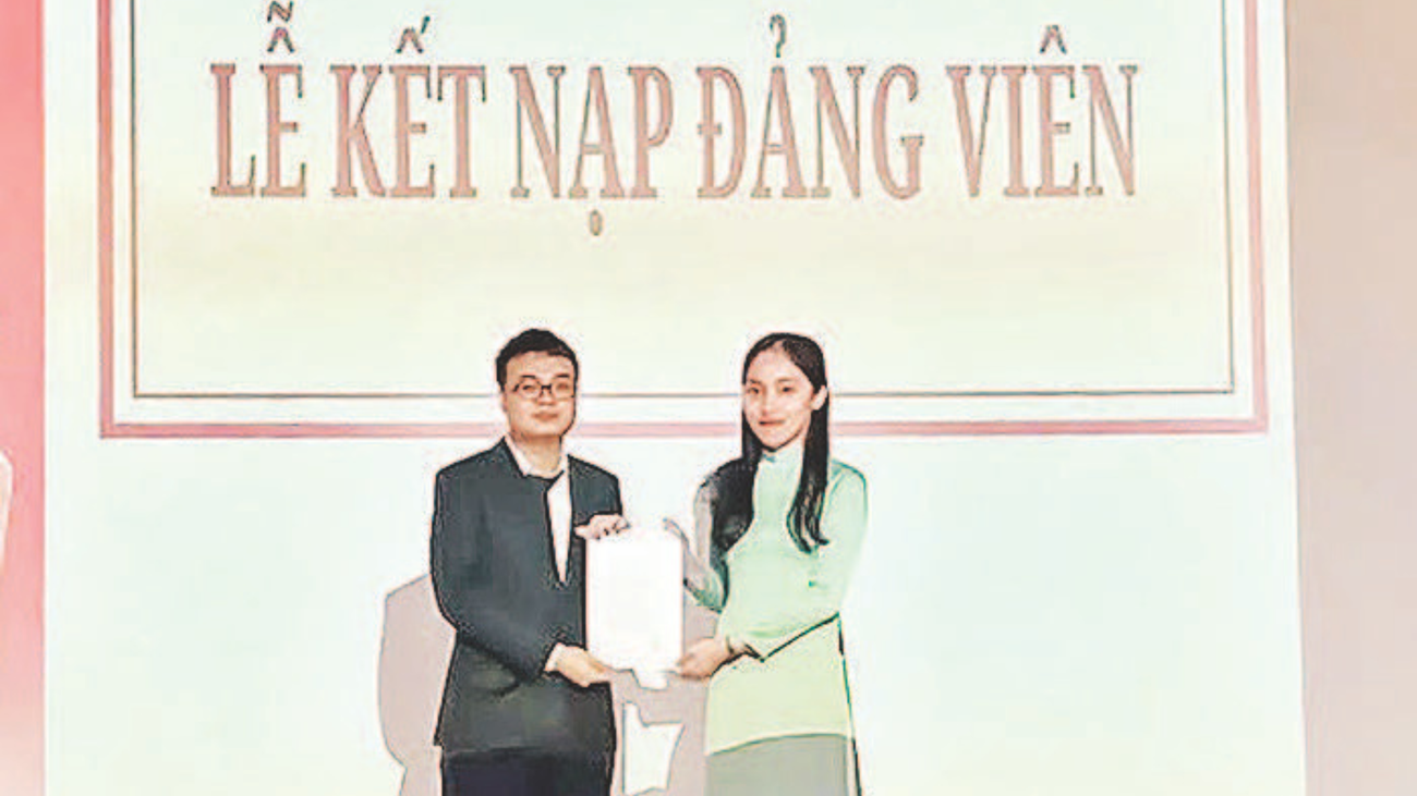 Ngô Thu Hà được kết nạp Đảng từ khi còn là sinh viên Trường đại học Y Hà Nội.