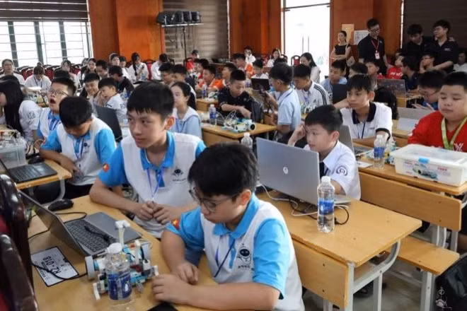 Cuộc thi “Robocon tỉnh Nghệ An” lần thứ I năm 2026 thu hút gần 60 học sinh là thanh, thiếu niên trên địa bàn tỉnh. 