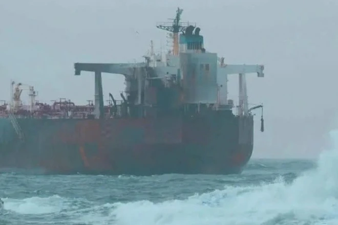 Tàu chở dầu bị tấn công tại Biển Đen. (Nguồn: X)