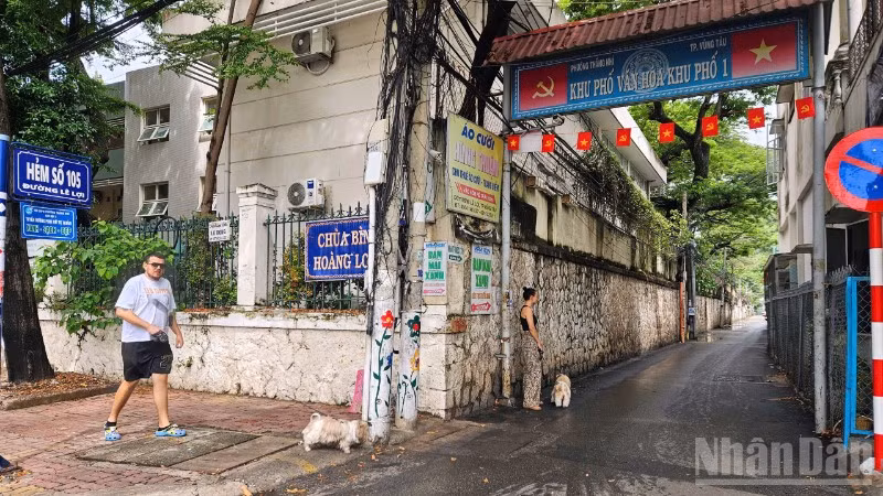 Đường vào hẻm 105 Lê Lợi, phường Vũng Tàu - nơi bản đồ quy hoạch vẽ nhầm đất ở thành đất cơ quan. 