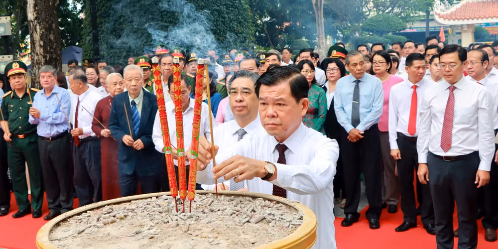 nguyen-hong-linh.jpg