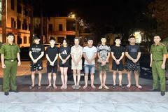 Các đối tượng bị khởi tố tại cơ quan Công an. (Ảnh: CÔNG AN LẠNG SƠN)