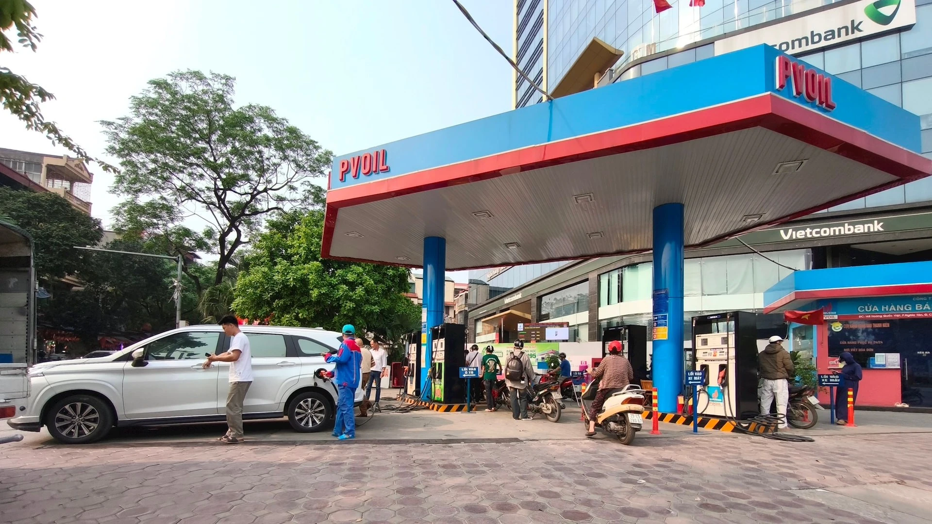 Việt Nam đẩy nhanh lộ trình xăng E10, giảm phụ thuộc nhiên liệu hóa thạch từ tháng 6/2026