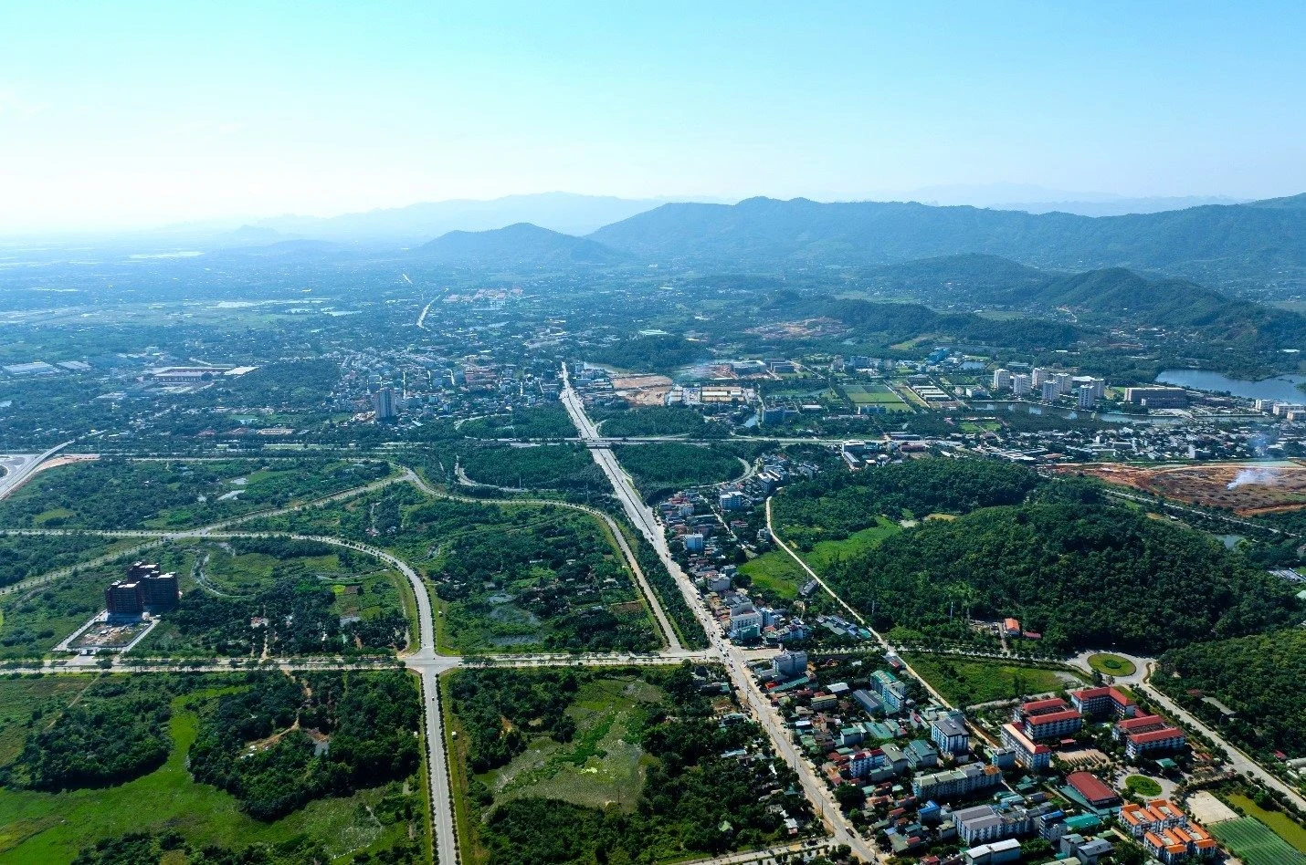 Đất đai - Động lực tăng trưởng kinh tế: Bài học từ Hàn Quốc, Trung Quốc, Singapore và Việt Nam