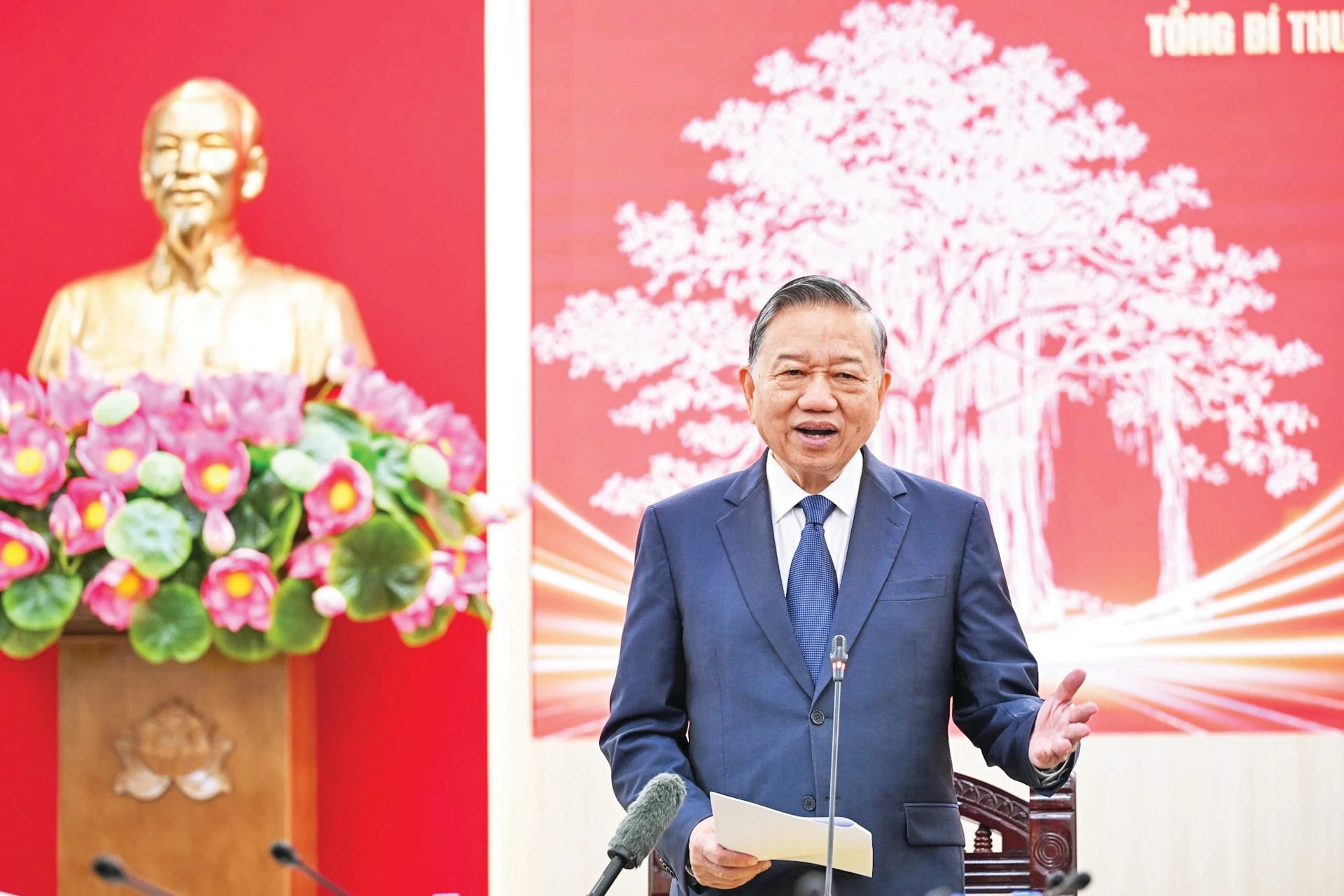 Báo Nhân Dân đón nhận Huân chương Lao động hạng nhất nhân kỷ niệm 75 năm