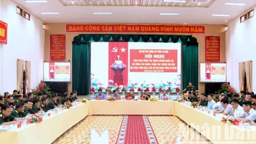 Quang cảnh hội nghị bàn giao khối quân sự Bạc Liêu về tỉnh Cà Mau