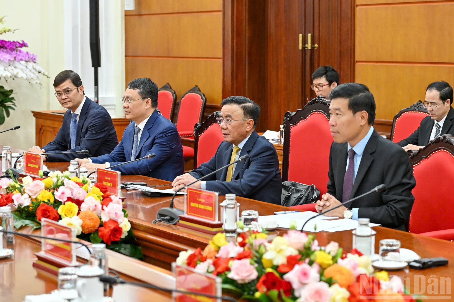 Đồng ch&iacute; Trần Cẩm T&uacute; khẳng định Đảng v&agrave; Nh&agrave; nước Việt Nam lu&ocirc;n d&agrave;nh ưu ti&ecirc;n cao nhất cho quan hệ với L&agrave;o. (Ảnh: THỦY NGUY&Ecirc;N)