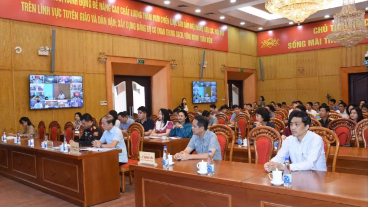 6-6-quang-canh-hoi-nghi-tai-diem-cau-ban-tuyen-giao-va-dan-van-trung-uong-9972.jpg