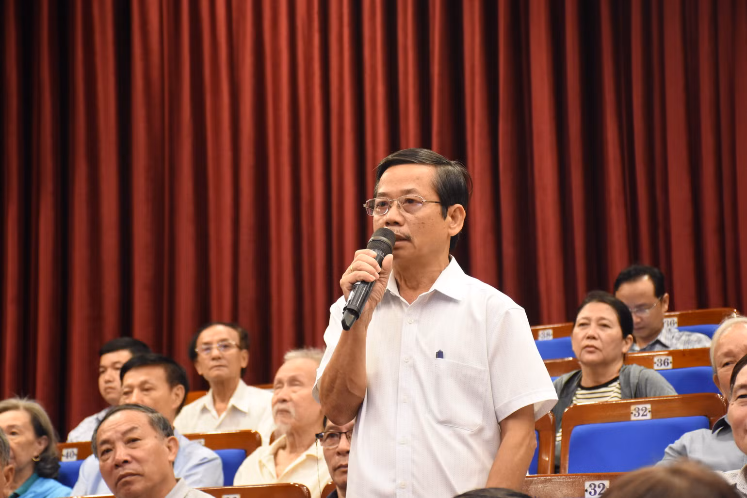 cu-tri-ngo-anh-van.jpg