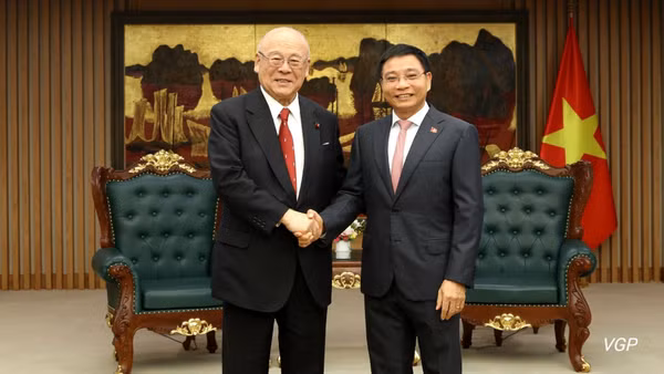 Phó Thủ tướng Nguyễn Văn Thắng tiếp ông Takebe Tsutomu, Cố vấn đặc biệt Liên minh Nghị sĩ hữu nghị Nhật Bản-Việt Nam. (Ảnh: chinhphu.vn)