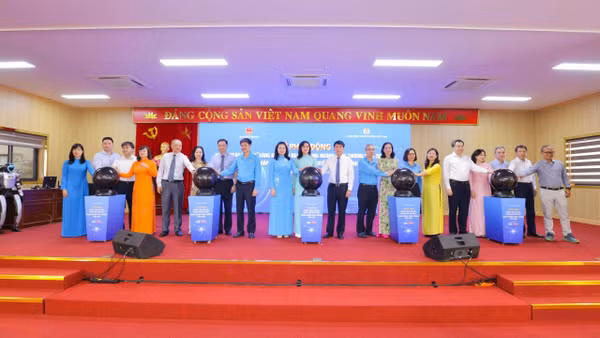 Bộ Công thương phát động phong trào thi đua "Sáng kiến mỗi ngày" năm 2026 và khởi động Cuộc thi "Nhóm giải pháp Đổi mới sáng tạo-Chuyển đổi số ngành Công thương". (Ảnh: Mai Huyên-Minh Khuyên)