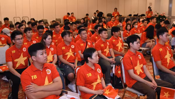 Hơn 100 đại biểu là thanh niên, trí thức, doanh nhân cùng đại diện các hội đoàn, tổ chức cộng đồng người Việt Nam tại Nhật Bản đã tham dự tọa đàm. (Ảnh: My Lê)