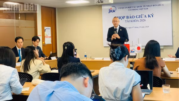 Cơ quan Hợp tác quốc tế Nhật Bản (JICA) tổ chức buổi Họp báo giữa kỳ tài khóa 2026. (Ảnh: KIỀU GIANG)