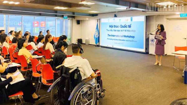 Bà Pauline Tamesis, Điều phối viên thường trú Liên hợp quốc tại Việt Nam phát biểu tại hội thảo. (Ảnh: KIỀU GIANG)