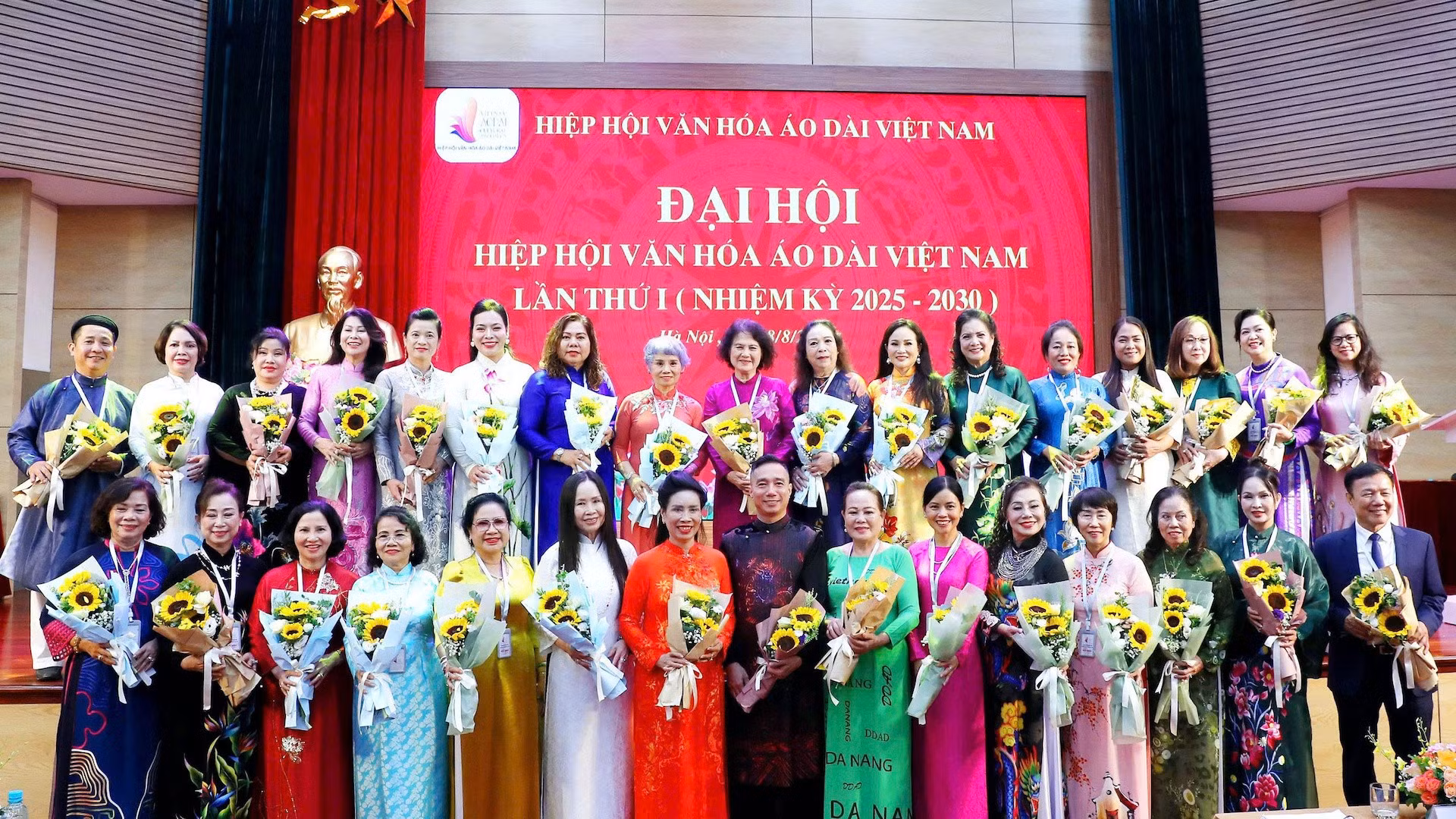 dai-hoi-1201.jpg