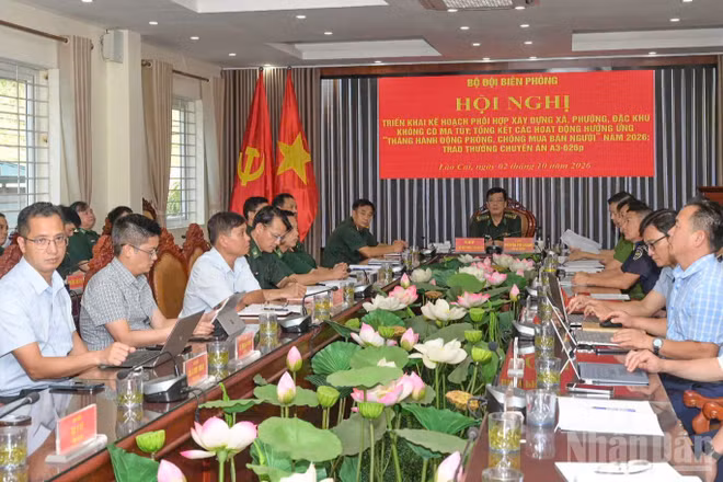 Bộ đội Biên phòng Lào Cai tham gia Hội nghị triển khai kế hoạch phối hợp xây dựng xã, phường, đặc khu không có ma túy. (Ảnh: CÔNG HẢI)