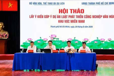 Bộ Văn hóa, Thể thao và Du lịch phối hợp Ủy ban nhân dân Thành phố Hồ Chí Minh tổ chức lấy ý kiến góp ý Dự thảo Luật Phát triển công nghiệp văn hóa khu vực miền nam. (Ảnh: Hải Phong)