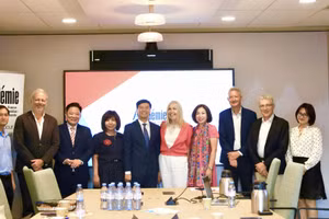 Đoàn công tác VOV làm việc với bà Marie-Christine Saragosse, Chủ tịch kiêm Tổng Giám đốc FMM.