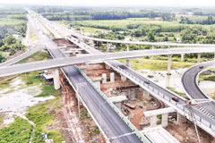 Dự án mở rộng cao tốc Thành phố Hồ Chí Minh-Long Thành đang được đẩy nhanh tiến độ sau khi thành phố Đồng Nai hoàn thành bàn giao mặt bằng. 