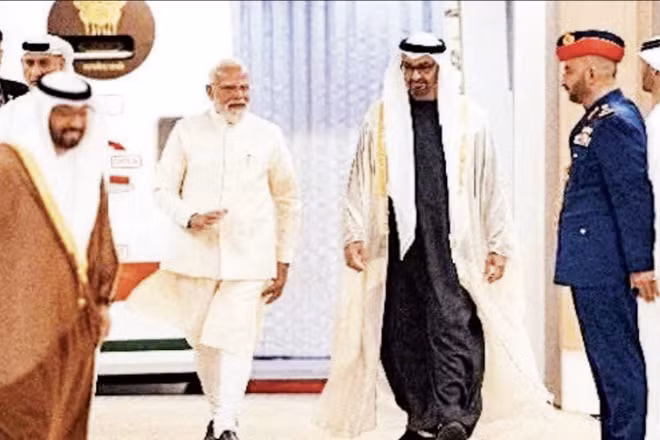 Hai nhà lãnh đạo Ấn Độ và UAE trước cuộc hội đàm ở Abu Dhabi.