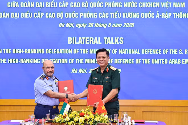 Ký kết Bản ghi nhớ giữa Bộ Quốc phòng hai nước về hợp tác công nghiệp quốc phòng. (Ảnh: ĐỨC VŨ)