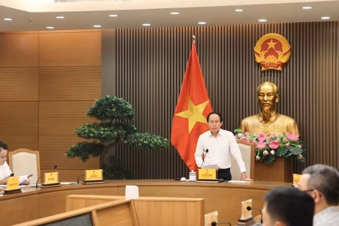 Phó Thủ tướng Chính phủ Lê Tiến Châu chủ trì cuộc họp về tình hình triển khai hoạt động của Ban Chỉ đạo tổng rà soát hệ thống văn bản quy phạm pháp luật. (Ảnh: CP)