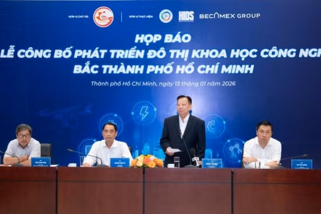 Lãnh đạo các đơn vị tổ chức buổi họp báo.
