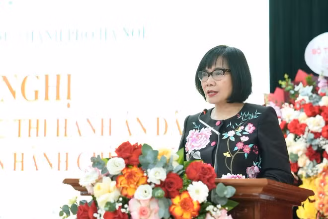 Thứ trưởng Tư pháp Đặng Hoàng Oanh phát biểu chỉ đạo tại hội nghị. (Ảnh: TL)