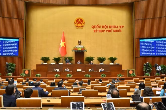 Quốc hội làm việc tại hội trường. (Ảnh: DUY LINH)