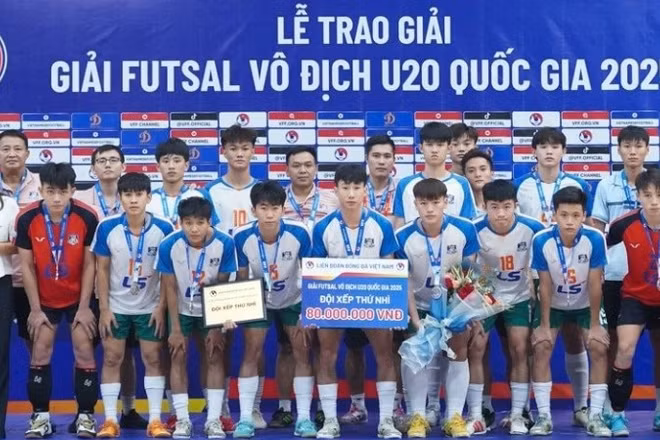Đội U20 Thái Sơn Nam với hành vi tiêu cực "đá phản lưới nhà" vẫn vào tới chung kết và đoạt ngôi á quân giải vô địch U20 quốc gia. (Ảnh VFF)
