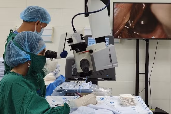 Phẫu thuật phaco tại Bệnh viện Mắt Thành phố Hồ Chí Minh. 