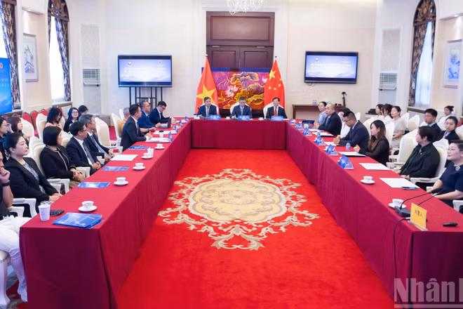 Quang cảnh Hội thảo Thanh niên ưu tú Việt-Trung.