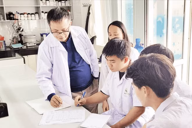 Nhóm nghiên cứu của Viện Hóa học (Viện Hàn lâm Khoa học và Công nghệ Việt Nam).