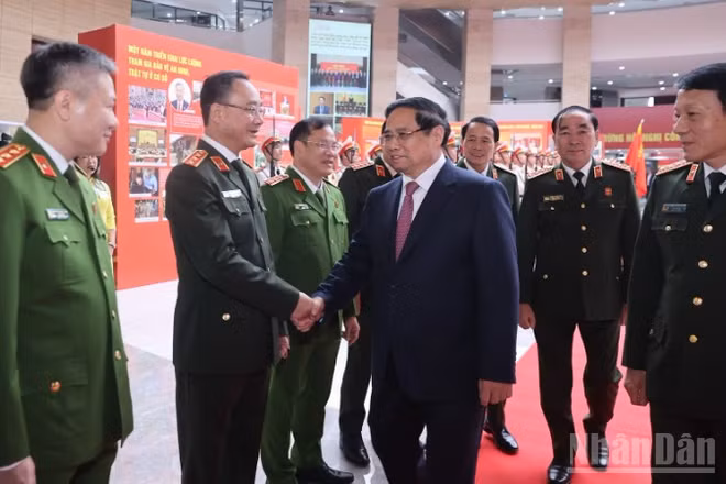 Thủ tướng Chính phủ Phạm Minh Chính tới dự và chỉ đạo Hội nghị Công an toàn quốc lần thứ 81. (Ảnh: TRẦN HẢI)