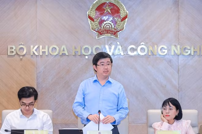 Thứ trưởng Khoa học và Công nghệ Bùi Hoàng Phương cho biết, trong tháng 10/2025, Bộ nỗ lực triển khai nhiệm vụ trọng tâm chiến lược là hoàn thiện thể chế, chính sách.