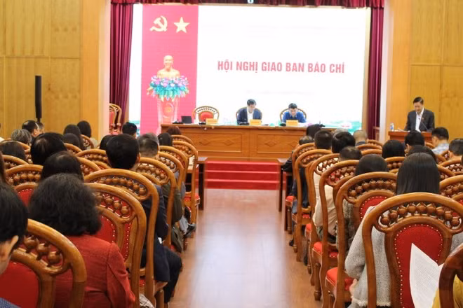 Toàn cảnh hội nghị. 
