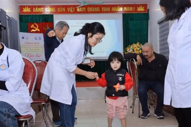 Trẻ em khuyết tật dưới 16 tuổi trên địa bàn tỉnh Phú Thọ mắc các khuyết tật: Dị tật vùng mặt, di chứng sau bỏng, khuyết tật vận động, khuyết tật mắt, khuyết tật tai, khuyết tật sinh dục, hậu môn, các loại u bướu lành tính khác... đều được khám miễn phí.