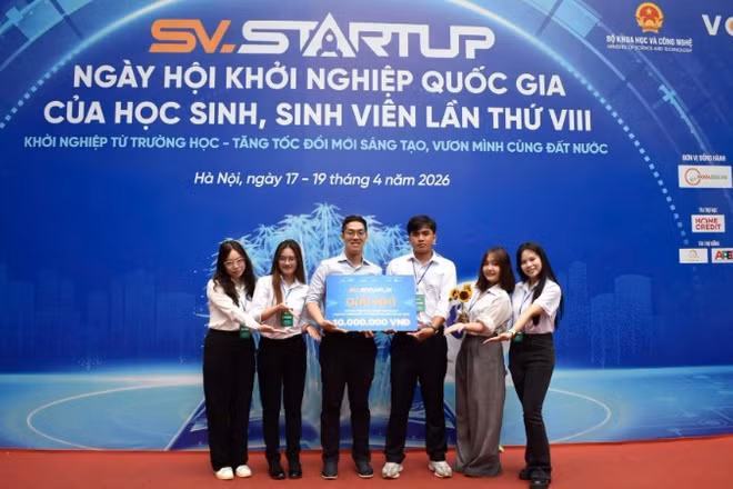 Sinh viên Đại học Quốc gia Thành phố Hồ Chí Minh đạt Giải thưởng tại cuộc thi “Học sinh-Sinh viên với ý tưởng khởi nghiệp - SV.STARTUP” năm 2026.
