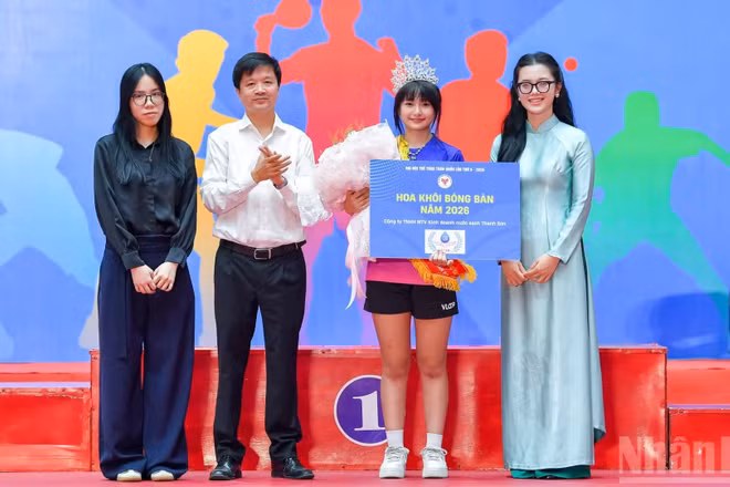 Đỗ Lê Vân Chi, 16 tuổi, thuộc Đoàn bóng bàn Lâm Đồng, được bình chọn là Hoa khôi Giải vô địch bóng bàn quốc gia Báo Nhân Dân lần thứ 44 năm 2026. (Ảnh: THẾ ĐẠI)
