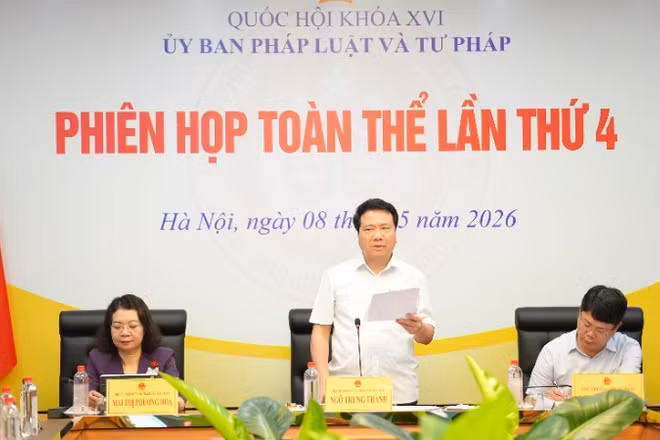 Phó Chủ nhiệm Ủy ban Pháp luật và Tư pháp của Quốc hội Ngô Trung Thành phát biểu kết luận phiên họp. (Ảnh: TL)